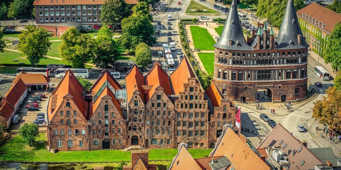 Luebeck Sehenswürdigkeiten: Holstentor und Salzspeicher